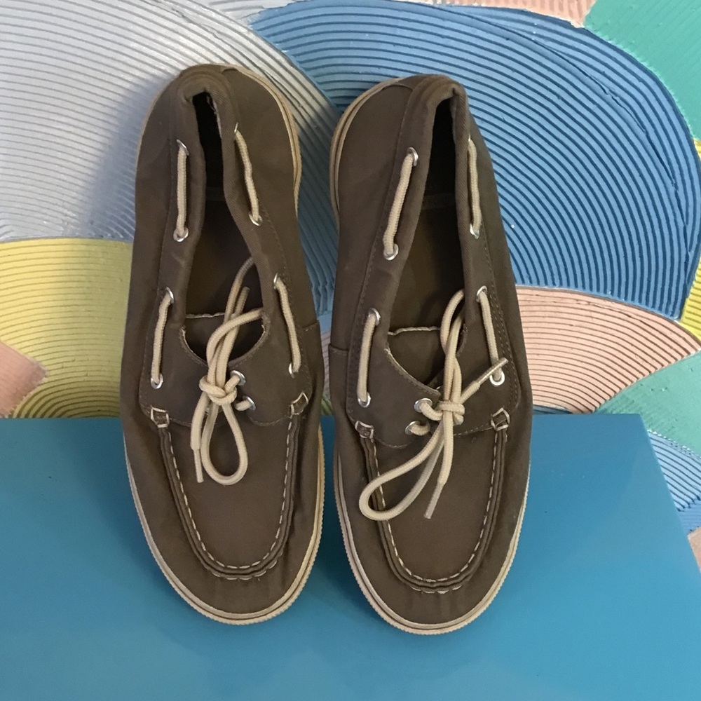 George Boat Shoes with Cream Laces
